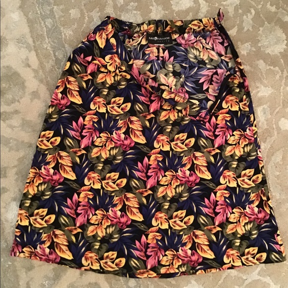 Colorful Fall Leaf Design Skirt - Picture 2 of 5